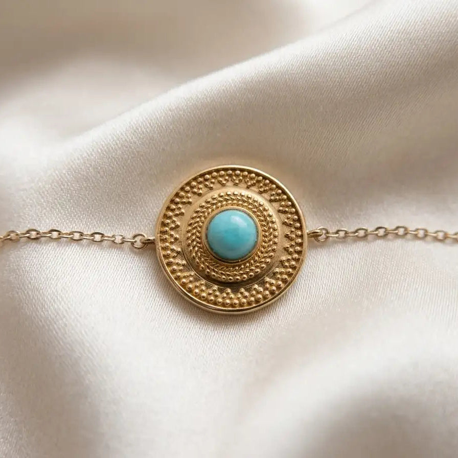 Bracelet Médaille Texturée et Pierre Turquoise – Go Mademoiselle