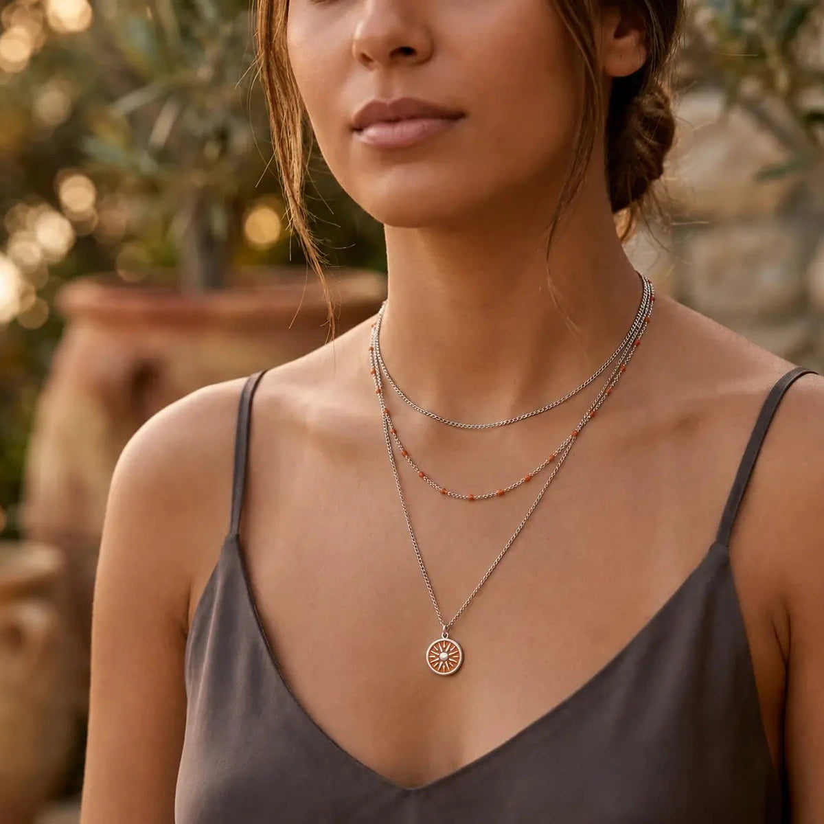 Collier triple rang en acier inoxydable – Pendentif Soleil Émaillé Orange
