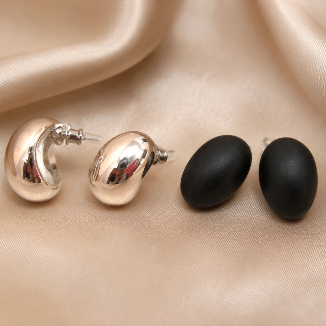 Duo de Boucles d'Oreilles LH : L'Alliance du Chic Métallisé et du Mat Minimaliste