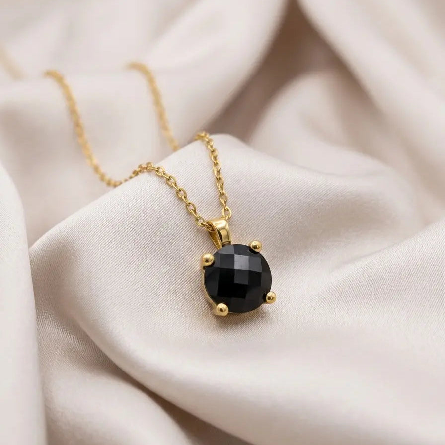Collier Solitaire avec Pierre Noire Facettée - Pierre Lannier |