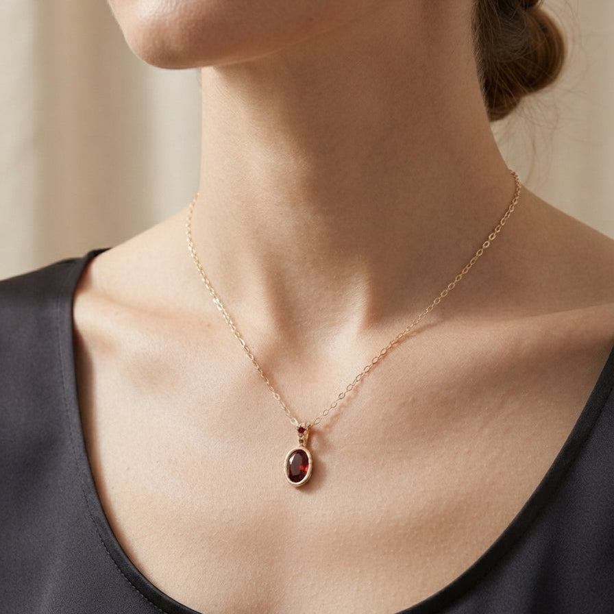 Collier Pendentif Ovale Rose Fushia Doré