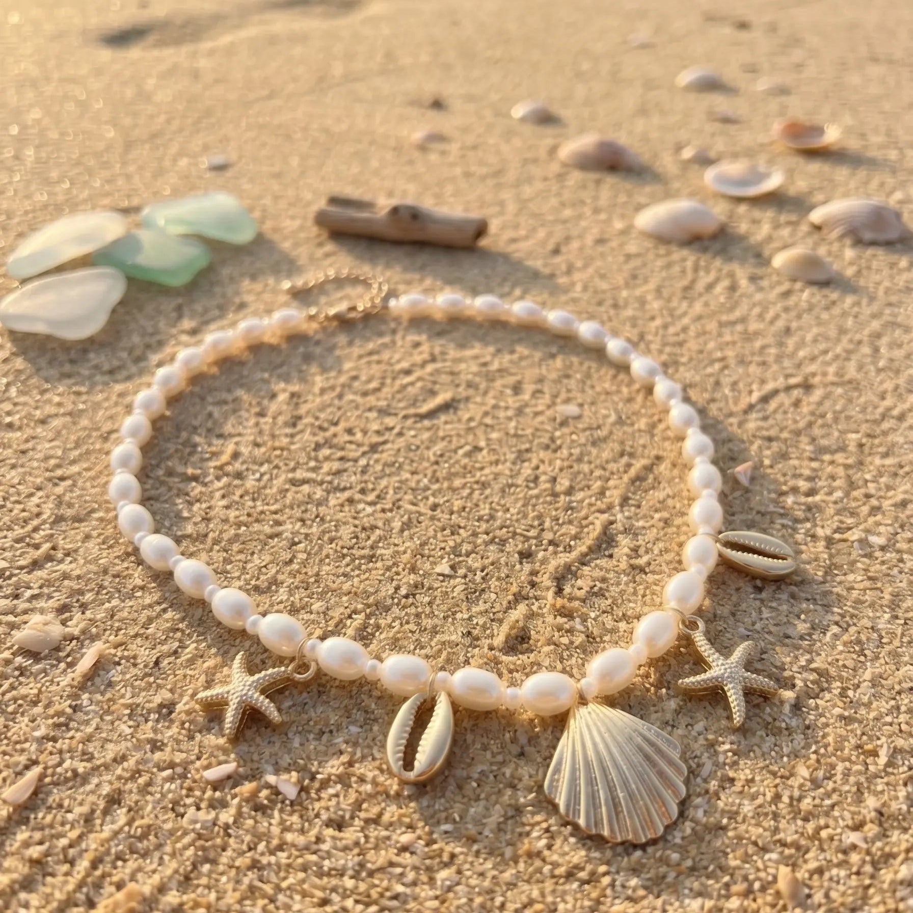 Collier Perles et Breloques Marines signé LH