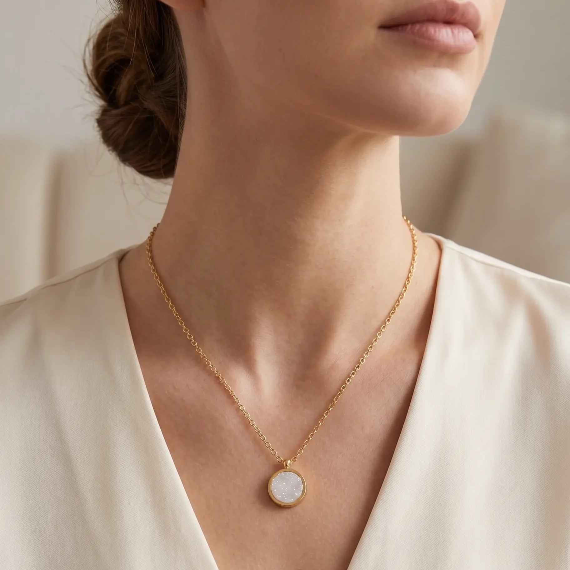 Collier Minimaliste "Éclat Solaire" – Acier Inoxydable Doré