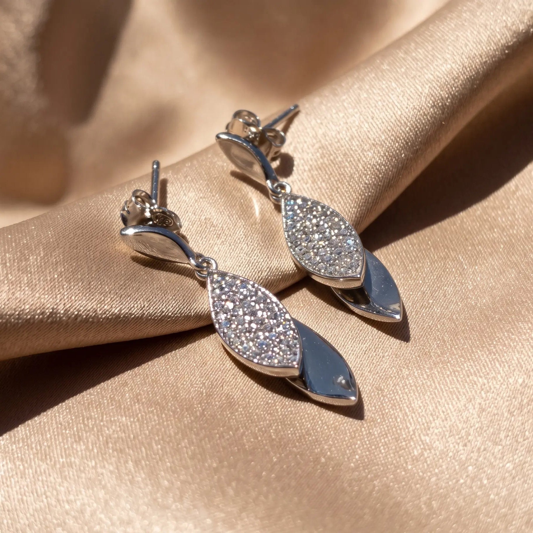 Boucles d'Oreilles Pendantes en Argent Rhodié – Pierre Lannier