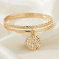 Bracelet Jonc Triple et Médaille Texturée Strass