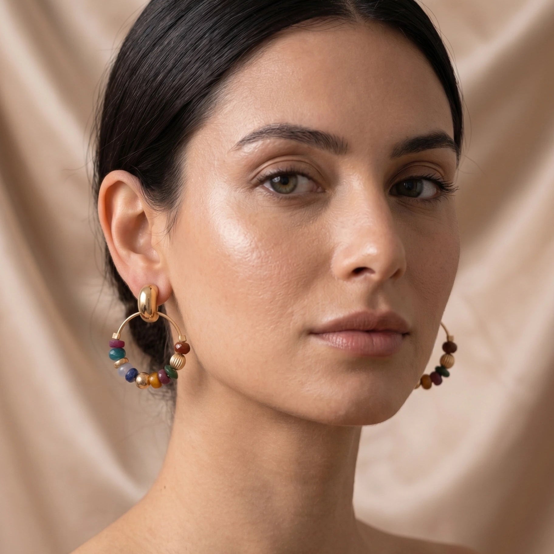 Boucles d'Oreilles Créoles Bohèmes Dorées et Perles Multicolores - LH
