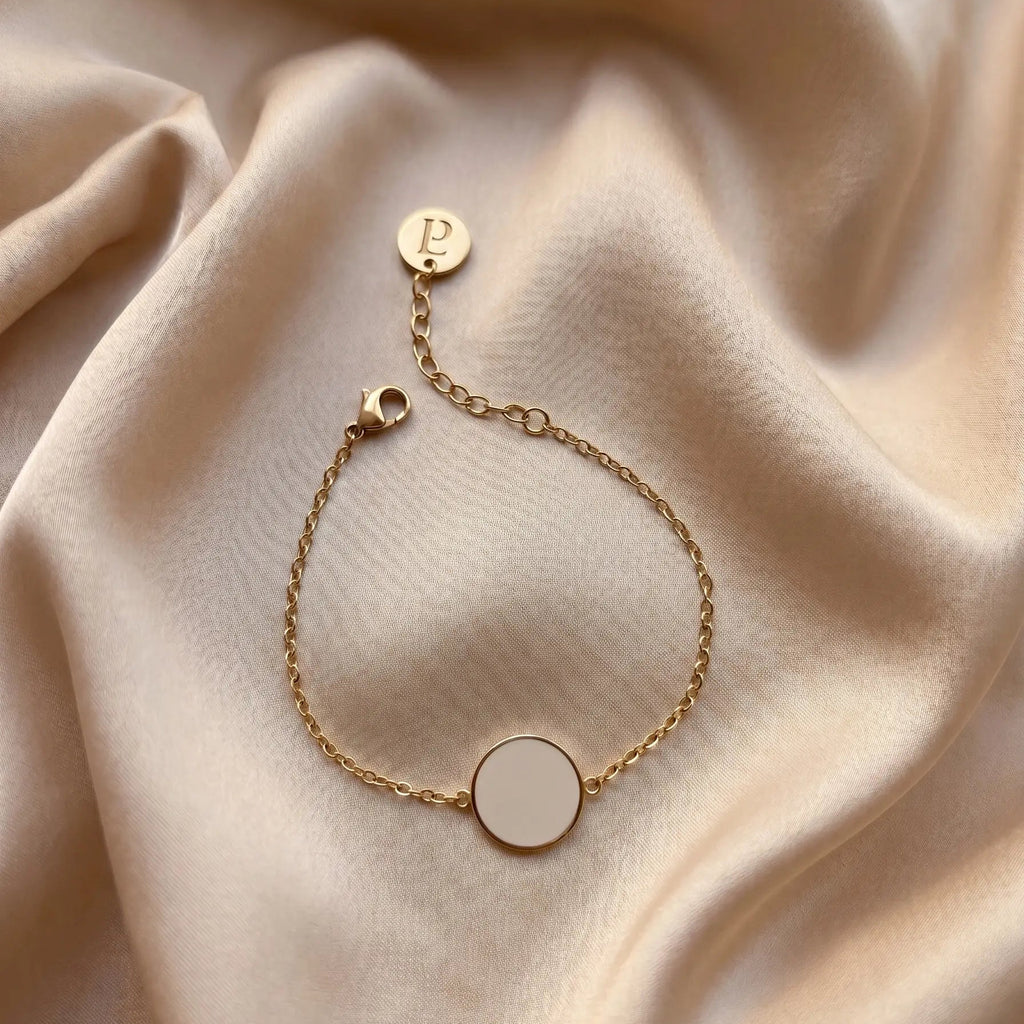 Bracelet Médaillon Signature – Pierre Lannier – Doré et Éclat Nacré