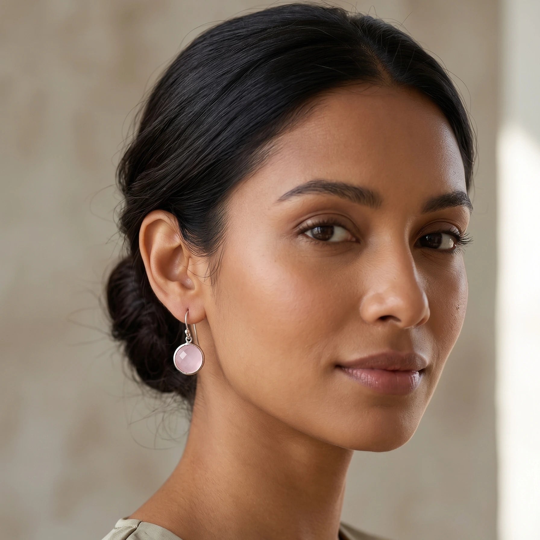Boucles d'Oreilles en Argent Rhodié et Quartz Rose Facetté – Pierre Lannier