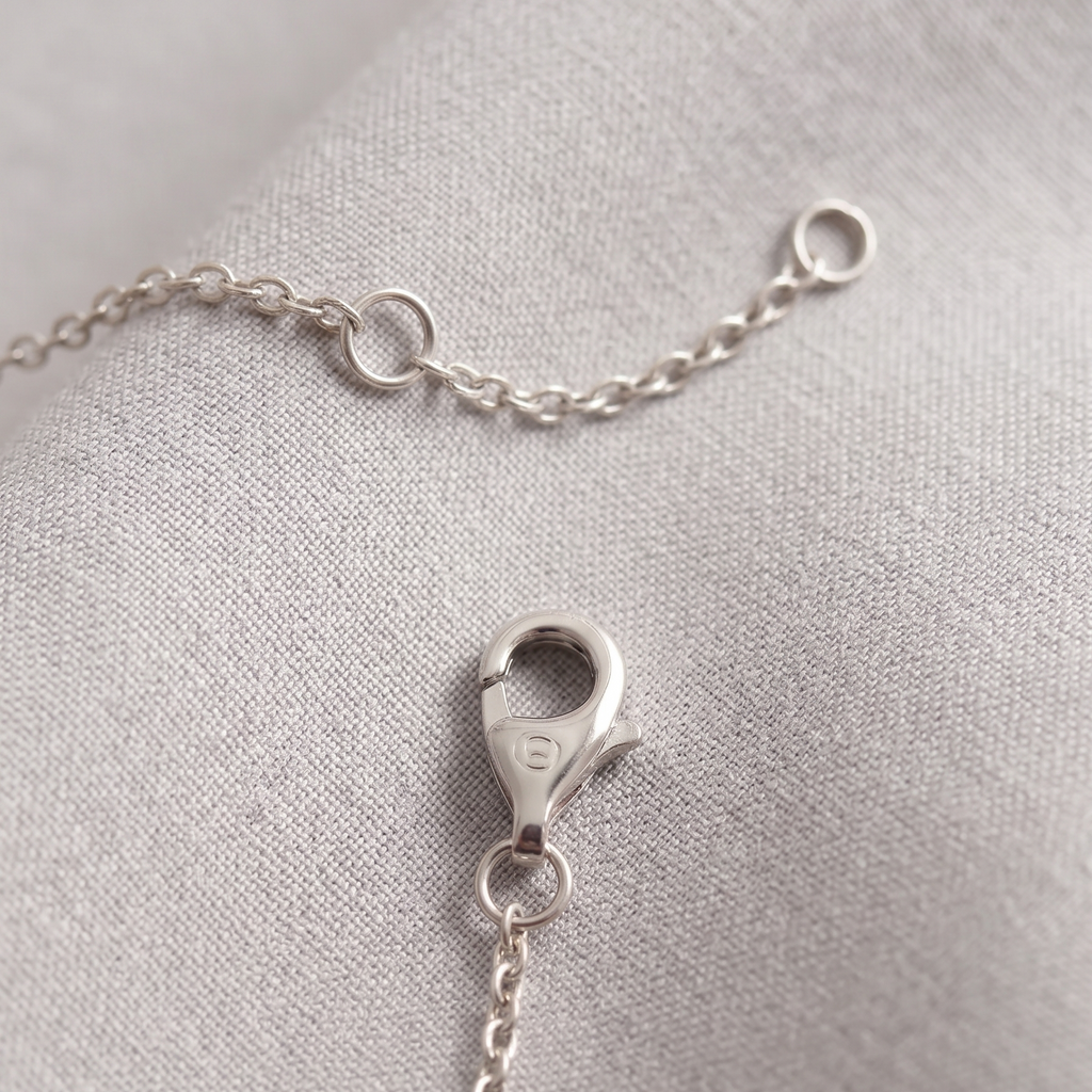 Bracelet Fine Chaîne et Pendentif Améthyste Ciselé – Argent Rhodié- Pierre Lannier