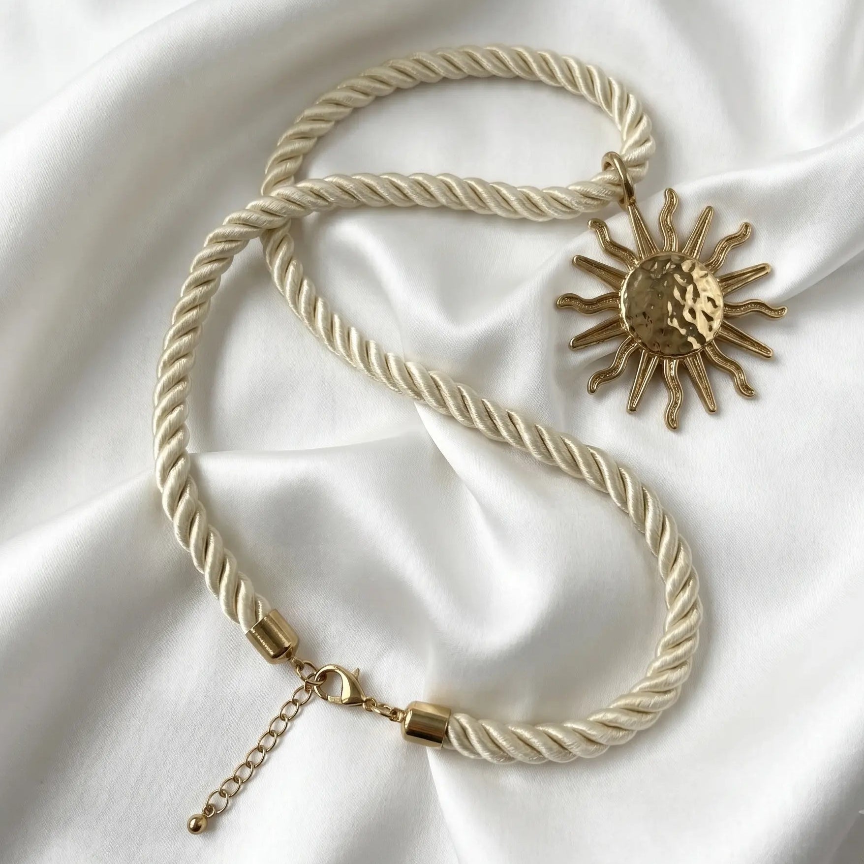 Collier Solaire "Rayon d’Or" – Collection LH