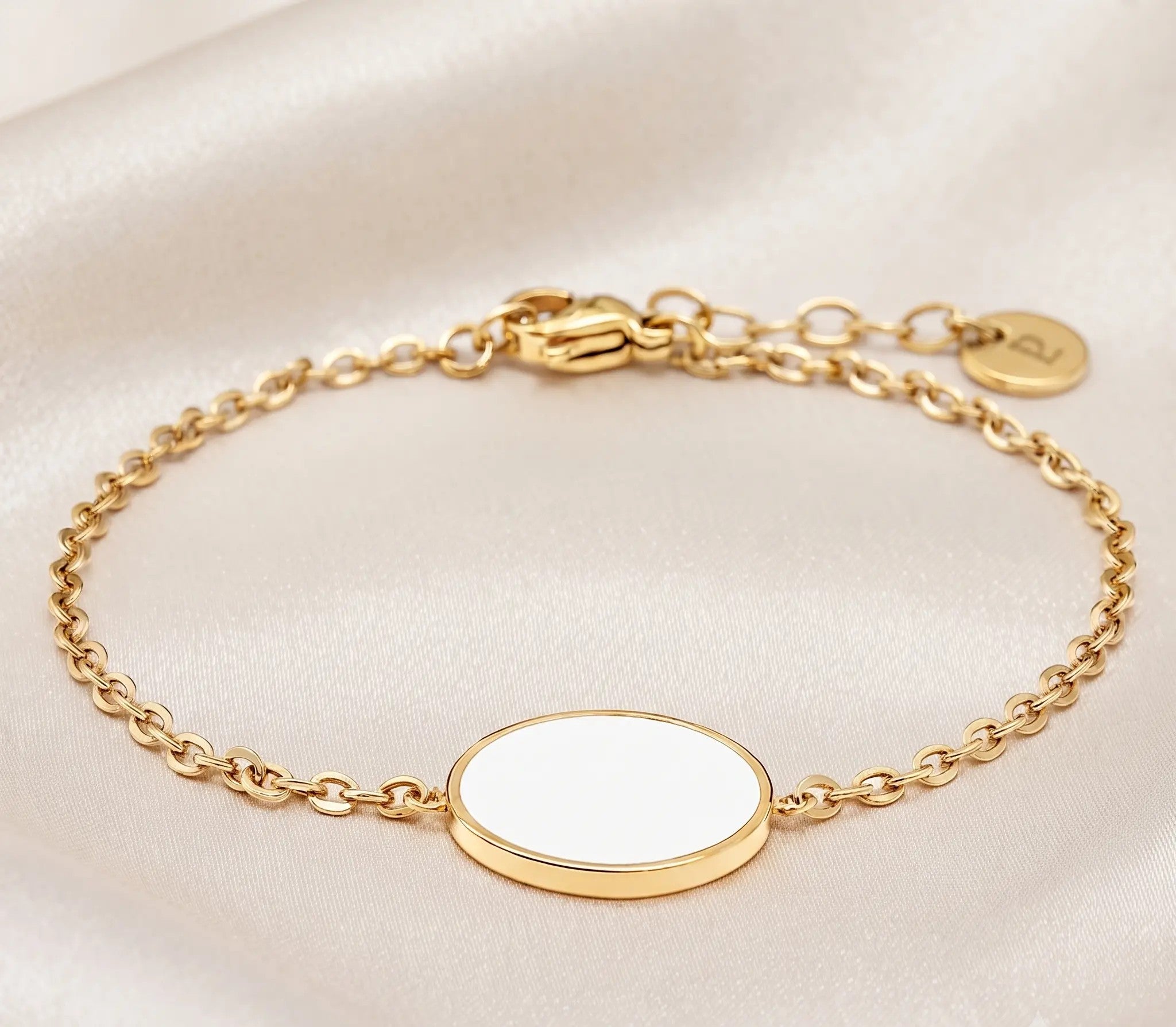 Bracelet Médaillon Signature – Pierre Lannier – Doré et Éclat Nacré