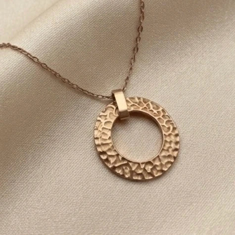 Collier Cercle Martelé – Élégance en Acier Rose - Pierre Lannier
